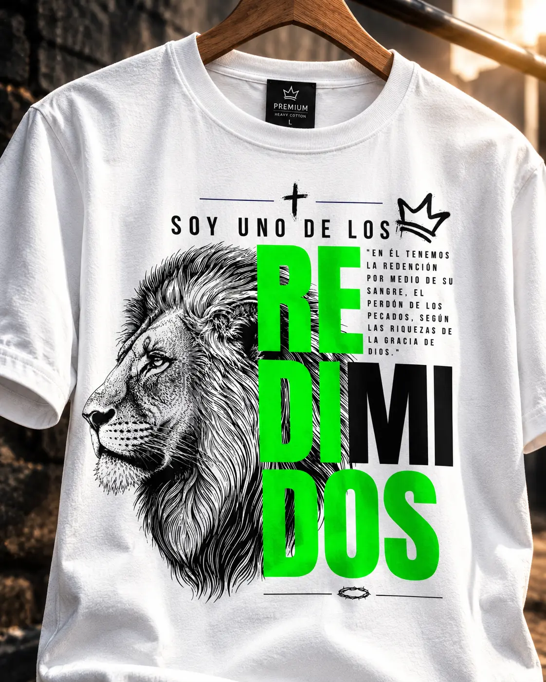 Camiseta blanca con diseño cristiano Redimidos